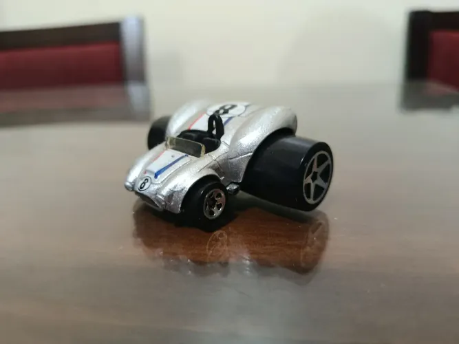 Miniatura Hot Wheels Shelby Cobra 427 S/C