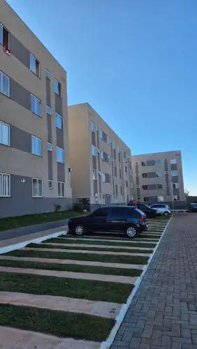 Aluga-se Apartamento em Condomínio Fechado, com Área de Lazer, Ótima localização