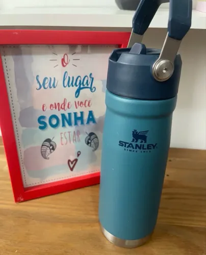Garrafa Stanley flip lagoon 651 ml