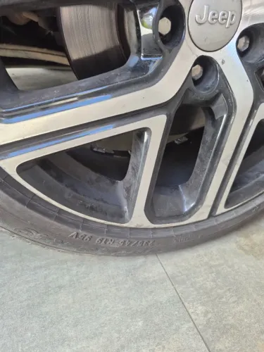 Pneu Pirelli Scorpion medida 235/45/R19