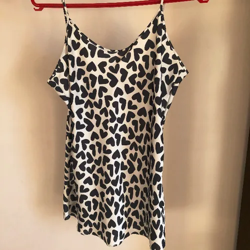 Blusa regata com estampa de coração
