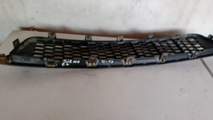 Grade dianteira inferior Fiat Siena 2010 / 2013