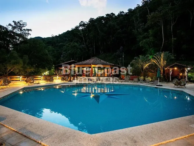 Vendo Belíssimo Resort, em perfeitas condições, em funcionamento, localizado em Petrópolis