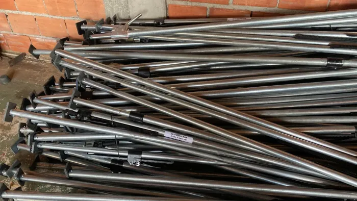 Trava pallets baú frigorífico 