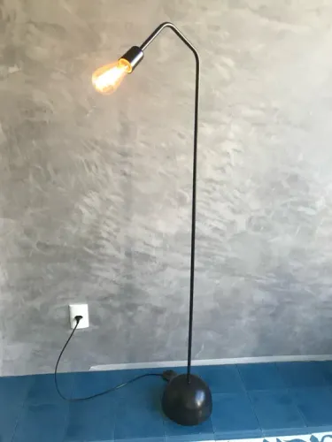 Luminária de chão moderna