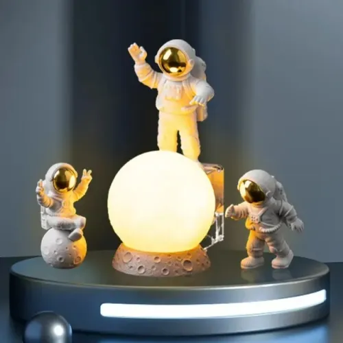 Mini astronautas com lua