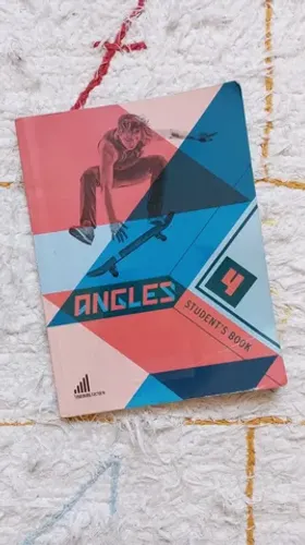 Livro Angles 4 - usado