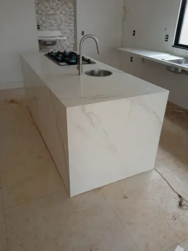 Instalação de bancadas, Ilha de Cozinha, furo de cooktop, furo de torneira e escada etc.. 