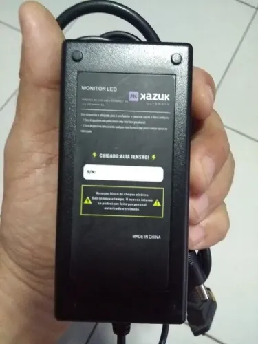 Fonte externa do monitor Kazuk de 23,6 polegadas.