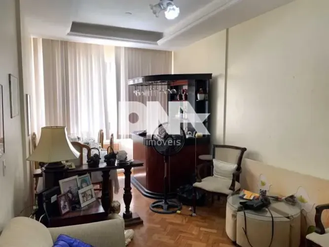Apartamento - / Residencial / Copacabana