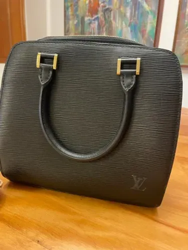 Bolsa de mão couro  estilo clássico 