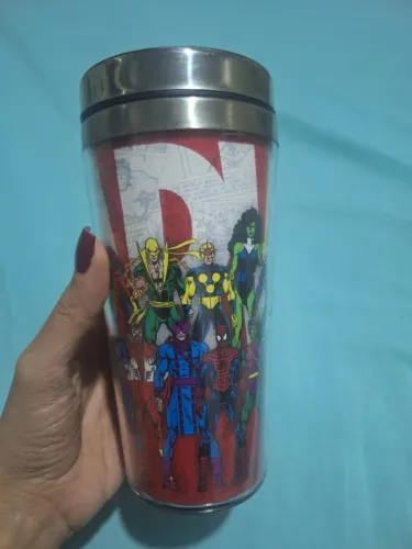 copo térmico turma marvel - zona criativa