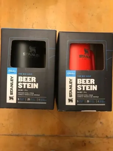 138 Caneca Stanley original nova