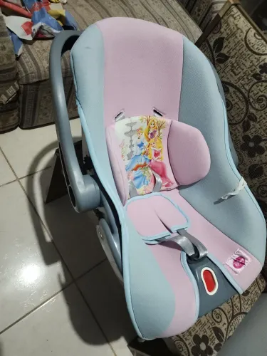 Bebe conforto voyage princesas da Disney em excelente estado.