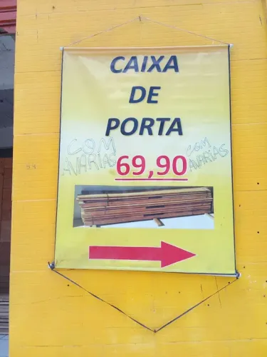 Aduelas com pequenas avarias na promoção venha conferir