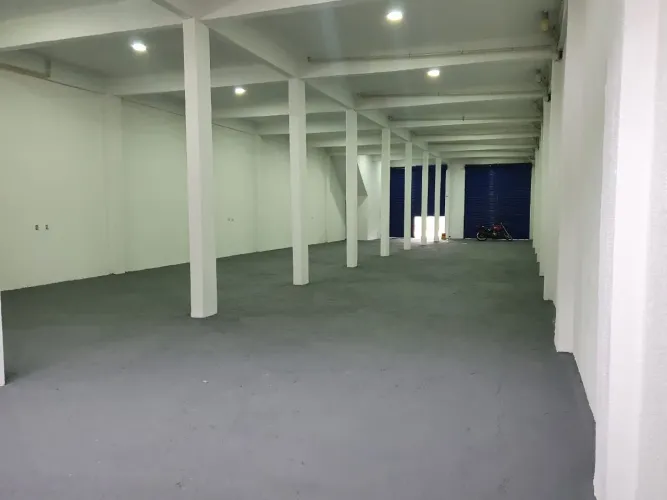 Vendo Galpão com 8 apartamentos