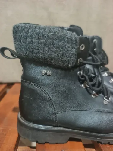 Bota Goofy cano curto preta 37