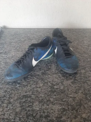 Chuteira quadra Nike 
