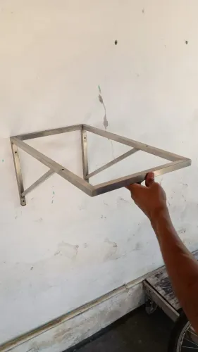 Suporte Inox Reforçado com 02 Mão Francesas - 36x65x32cm de altura.