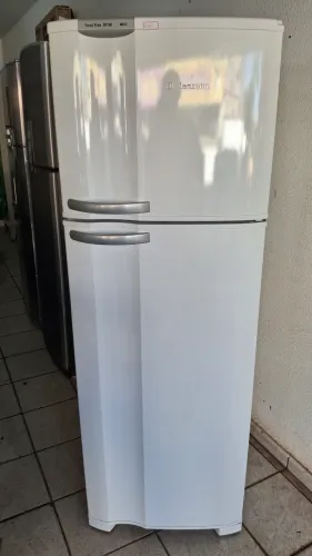GELADEIRA ELECTROLUX DUPLEX FROST FREE CONSERVADA