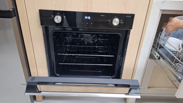 Forno de Embutir a Gás Electrolux 80L Efficient com PerfectCook