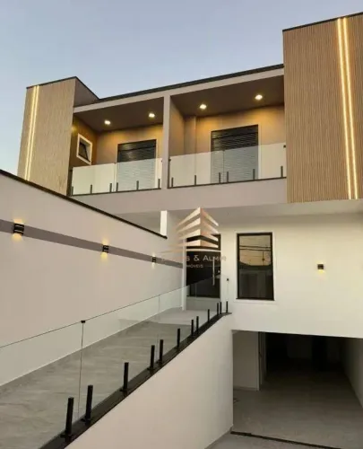 Sobrado novo com 3 suítes e piscina a venda no Paraventi