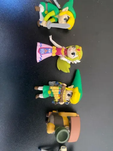 Mini figuras bonecos de Link, Zelda - Spirit Tracks  e outros personagens 