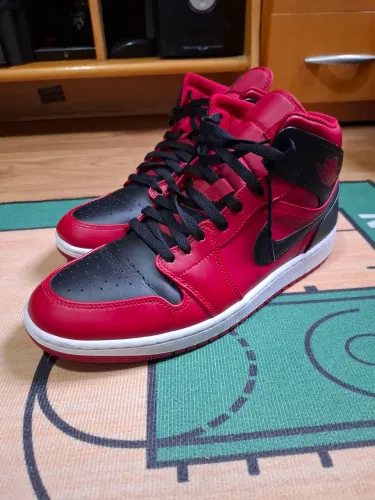 Tênis Nike Air Jordan 1 Mid - Vermelho 43 BR