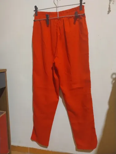  Calça de tecido Vermelha