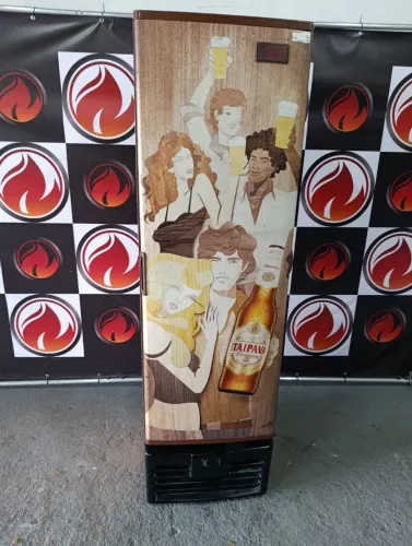 Cervejeira vertical slin porta cega industrial 284 litros 220 volts marca FRICON