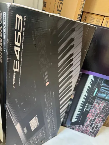 Teclado Yamaha PSR-E463 - Ótimo estado