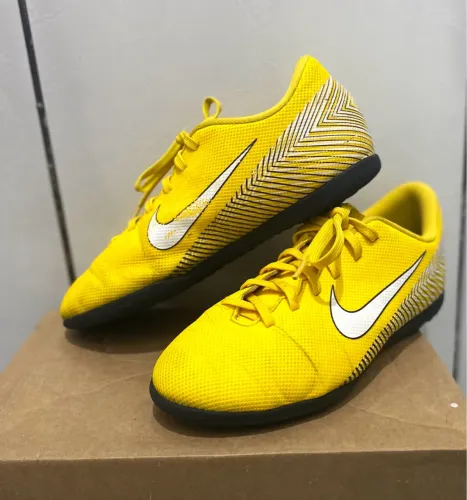 Chuteira Nike - Amarela original 