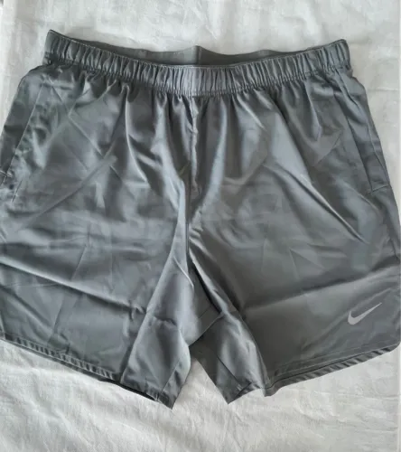 Shorts Nike Challenger Original - Novo - GG