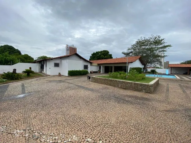 Casa Comercial