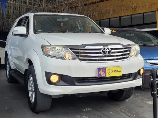Toyota Hilux SW4 SR 4X2 2.7/ 2.7 Flex 16V Aut. 2015