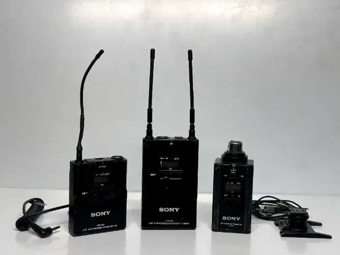 MICROFONE LAPELA SEM FIO - SONY UWP-V6 (UTX-P1 + URX-P2 + UTX-B2)