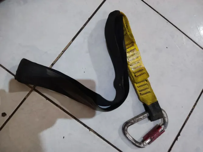Alça de treinamento com mosquetão