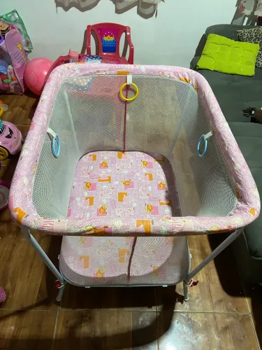 Vendo Berço e chiqueirinho