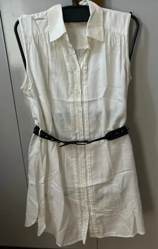 Vestido pérola com cinto, Guess