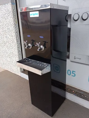 Bebedouro industrial Preto 25 Litros 