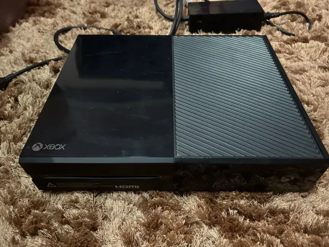 Xbox One Fat (com defeito) + 2 controles, Kinect e jogos