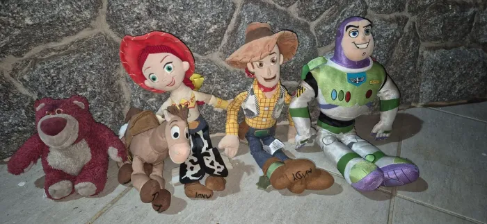 Bonecos Toy Story Pelúcia - Woody Jessie Buzz bala no alvo Lotso - 5 personagens Disney