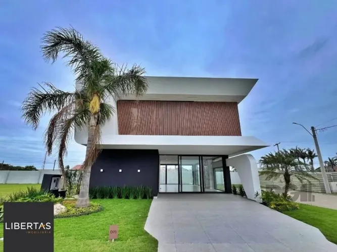 Casa de Condomínio em Atlântida Sul
