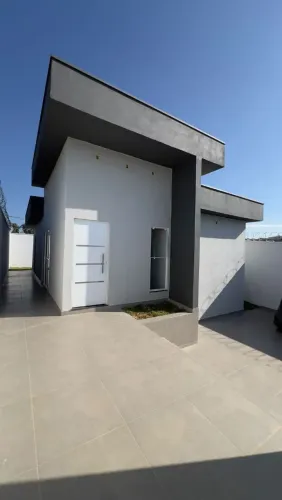 Casa novinha a venda em excelente bairro de Varginha