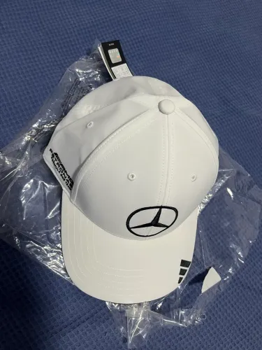 Boné Adidas Mercedes Original e novo 