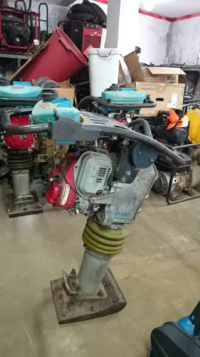 COMPACTADOR A PERCUSSAO A GASOLINA - VENDA / USADO