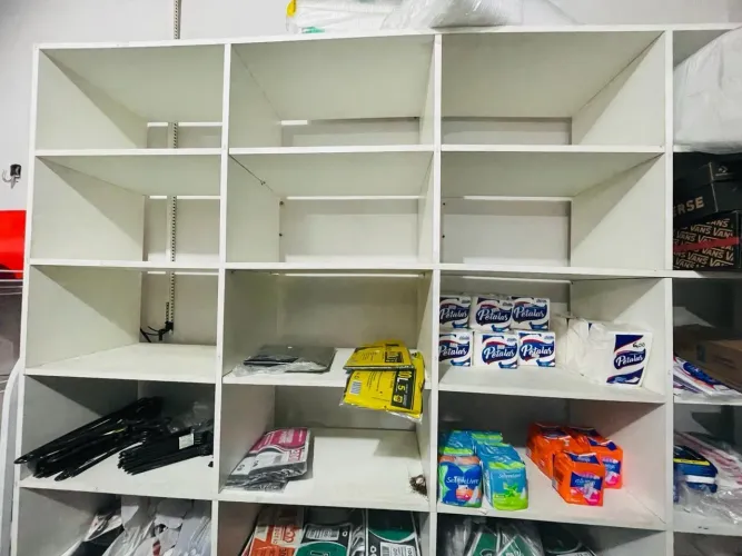 Armário em MDF branco 