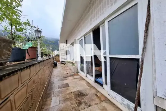 Apartamento : / Residencial / Humaitá