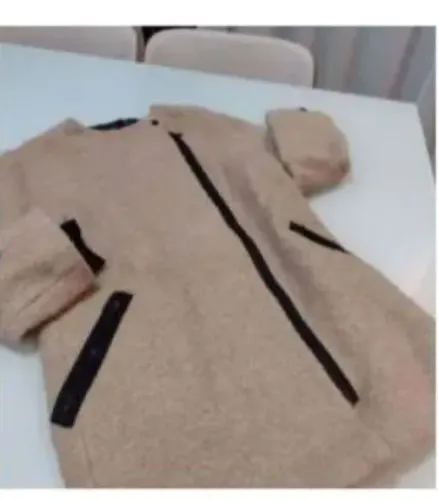 Casaco Zara nude com Detalhes em Preto