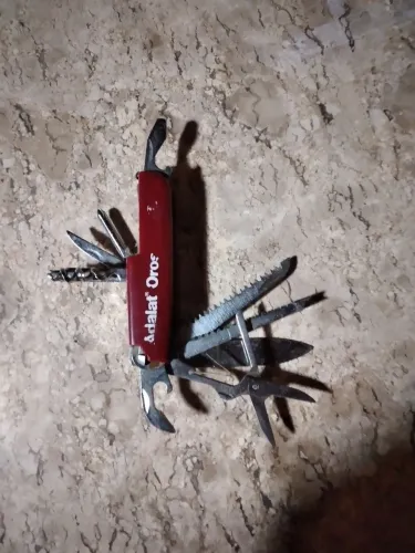 Canivete multifuncional